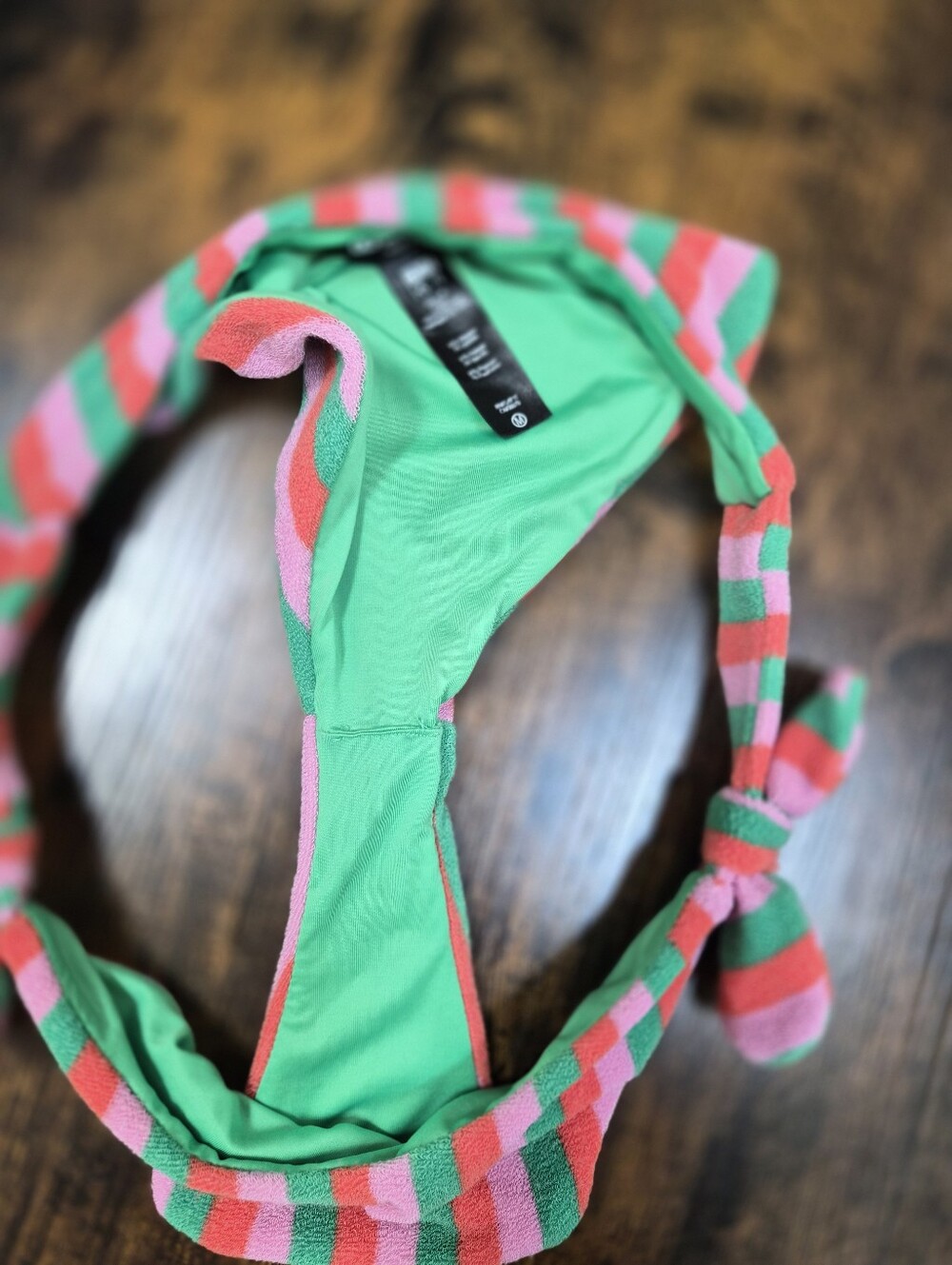 Beach Riot Bikini SET In MEDIUM - Picture 4 of 4